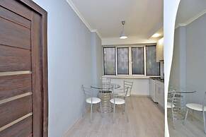 Mashtots  apartment by Luxe Group MA154