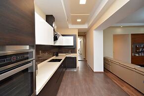 Apartment by Luxe Group DI888