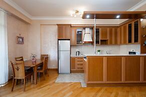 Apartment by Luxe Group DI888