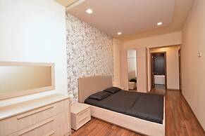 Apartment by Luxe Group DI888