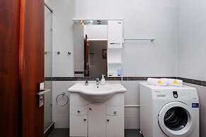 Apartment by Luxe Group DI888