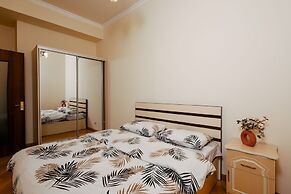 Apartment by Luxe Group DI888