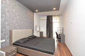 Apartment by Luxe Group DI888