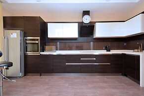 Apartment by Luxe Group DI888