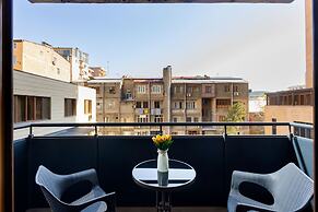 Apartment by Luxe Group DI888