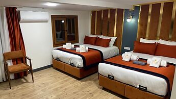 Taksim Crown Hotel