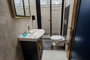 Taksim Crown Hotel