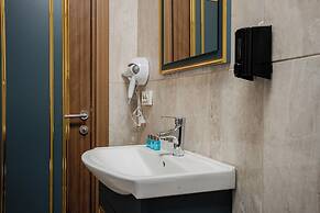 Taksim Crown Hotel