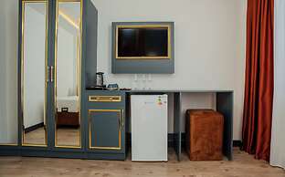 Taksim Crown Hotel