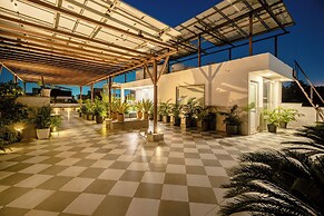 Royal Studio Golf Course Road