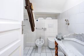 Comfortable 1BR in Latin Quarter