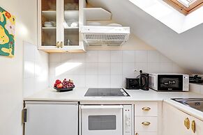 Comfortable 1BR in Latin Quarter