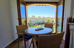 Apartment - Sleeps 4 - Pool - Balcony - Parking