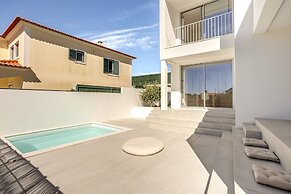 Ericeira Modern & Bright by Homing