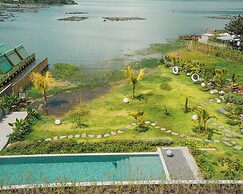 Tribhuwana Padma Lake Resort