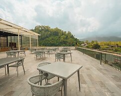 Tribhuwana Padma Lake Resort