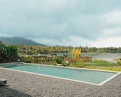 Tribhuwana Padma Lake Resort