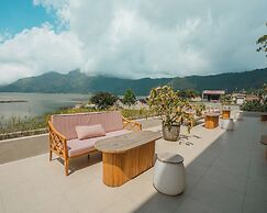 Tribhuwana Padma Lake Resort