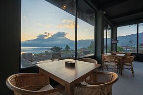 Tribhuwana Padma Lake Resort
