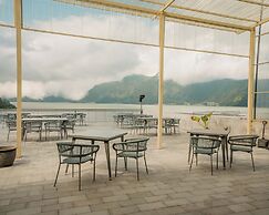 Tribhuwana Padma Lake Resort