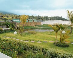 Tribhuwana Padma Lake Resort