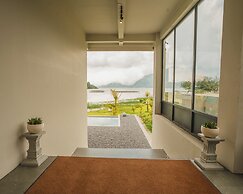 Tribhuwana Padma Lake Resort