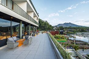 Tribhuwana Padma Lake Resort