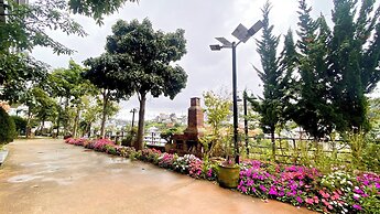 Moon Garden Hotel