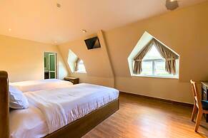 Moon Garden Hotel