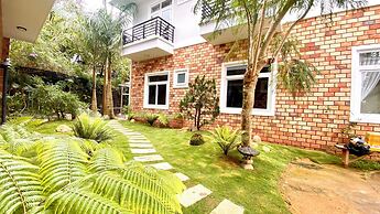 Moon Garden Hotel