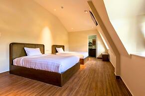 Moon Garden Hotel