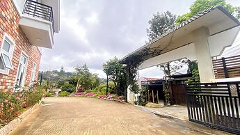 Moon Garden Hotel