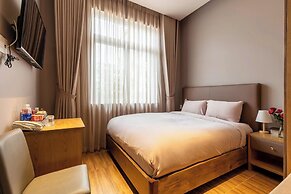 Moon Garden Hotel