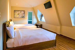 Moon Garden Hotel