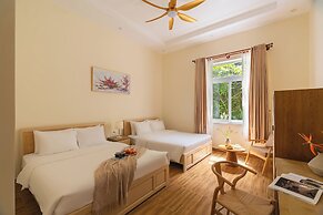Moon Garden Hotel