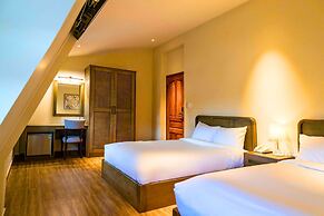 Moon Garden Hotel