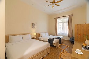 Moon Garden Hotel