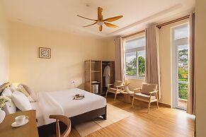 Moon Garden Hotel