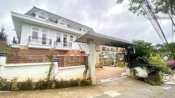 Moon Garden Hotel