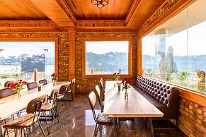 Moon Garden Hotel