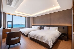 Pohang Yeongildae Beach Hotel