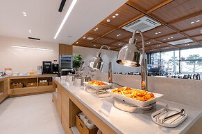Pohang Yeongildae Beach Hotel