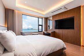 Pohang Yeongildae Beach Hotel