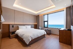 Pohang Yeongildae Beach Hotel