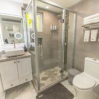 Ala Wishes Luxury Condo