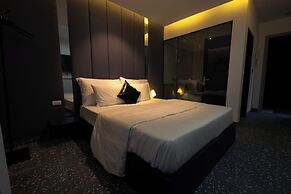 Love in the Atlantis Hotel