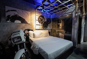 Love in the Atlantis Hotel