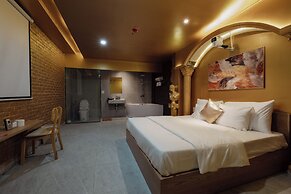 Love in the Atlantis Hotel