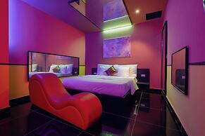 Love in the Atlantis Hotel