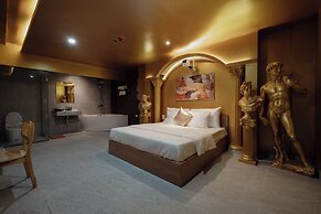Love in the Atlantis Hotel